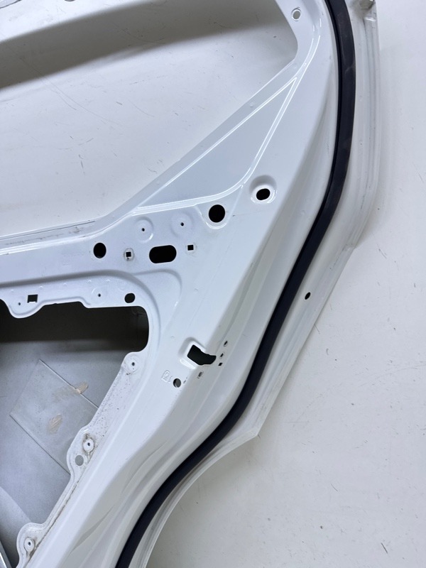 Дверь задняя правая