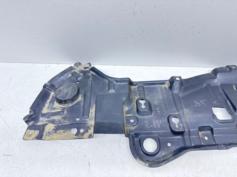 Пыльник двигателя