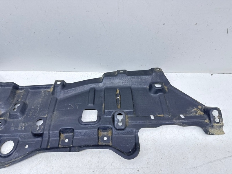 Пыльник двигателя