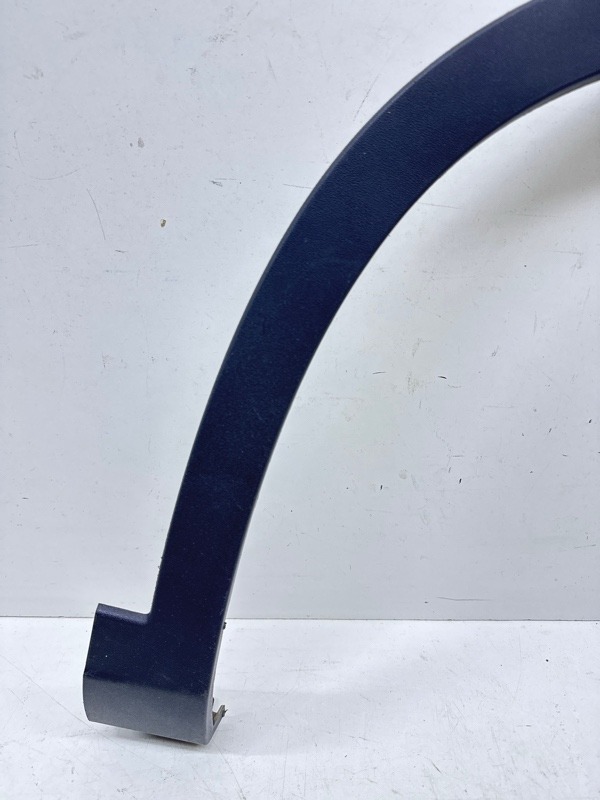 Накладка переднего крыла правого