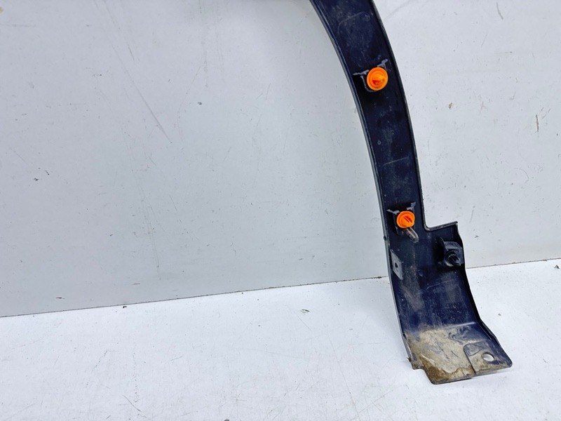 Накладка переднего крыла правого