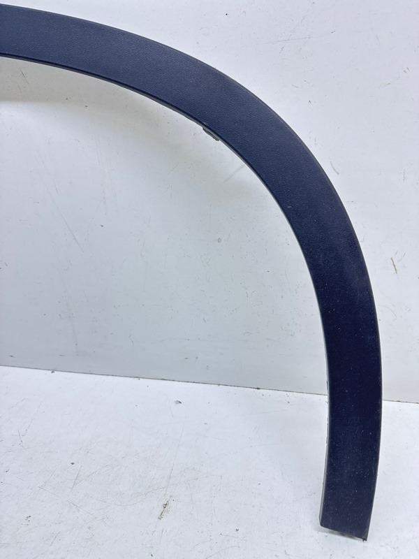 Накладка переднего крыла правого