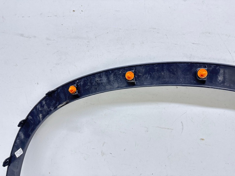 Накладка переднего крыла правого