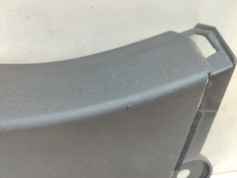 Кожух замка капота