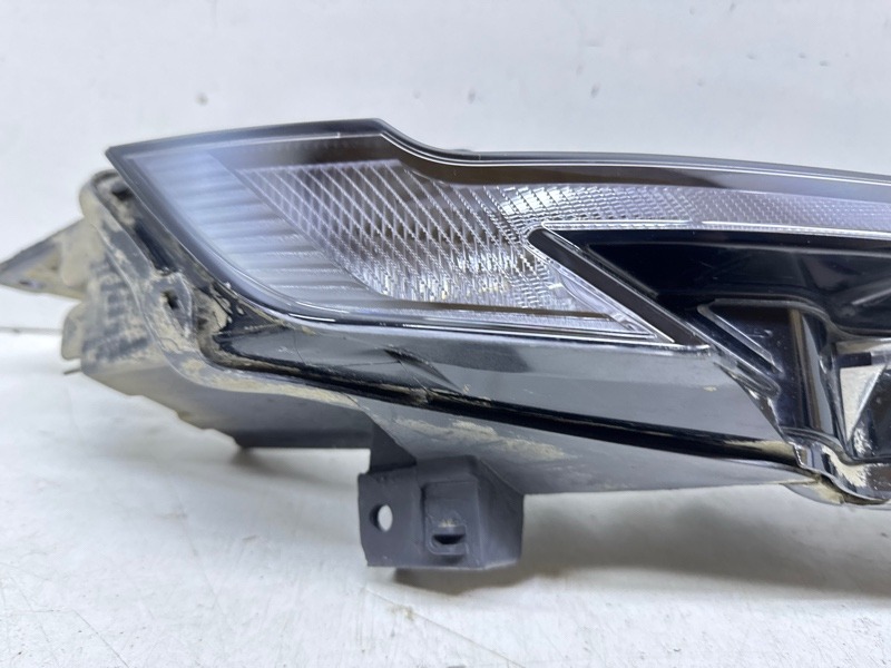 Фара дневного света правая (ходовые огни)