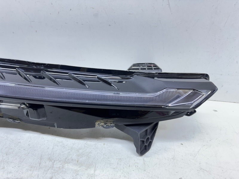 Фара дневного света правая (ходовые огни)