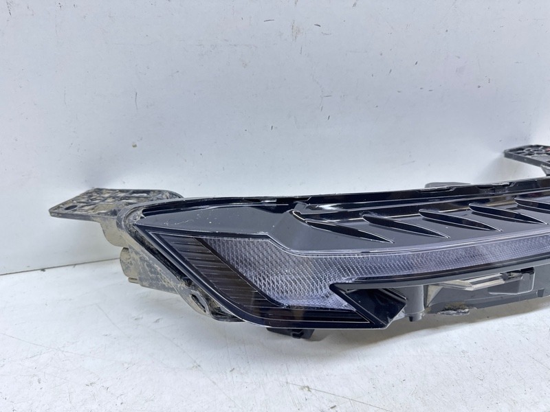 Фара дневного света правая (ходовые огни)