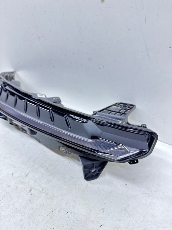 Фара дневного света правая (ходовые огни)