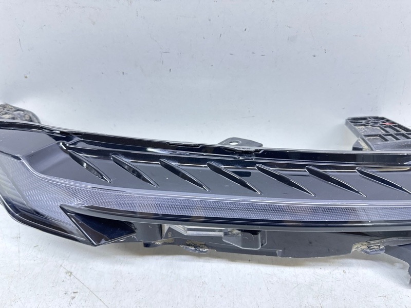 Фара дневного света правая (ходовые огни)