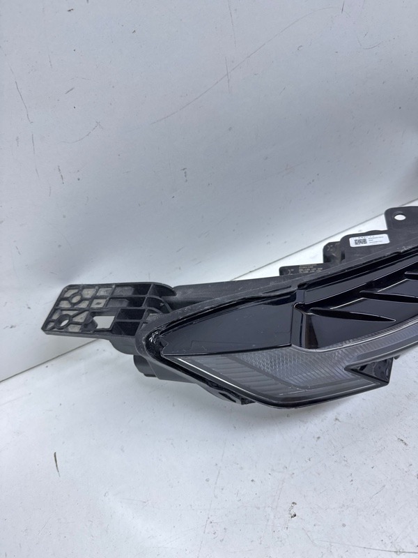 Фара дневного света правая (ходовые огни)