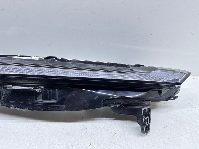 Фара дневного света правая (ходовые огни)