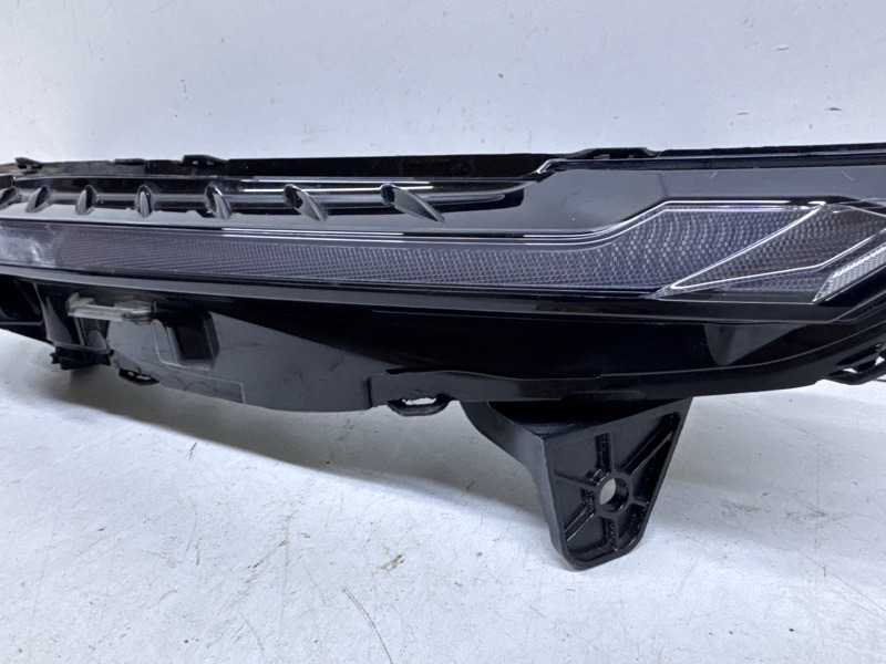 Фара дневного света правая (ходовые огни)