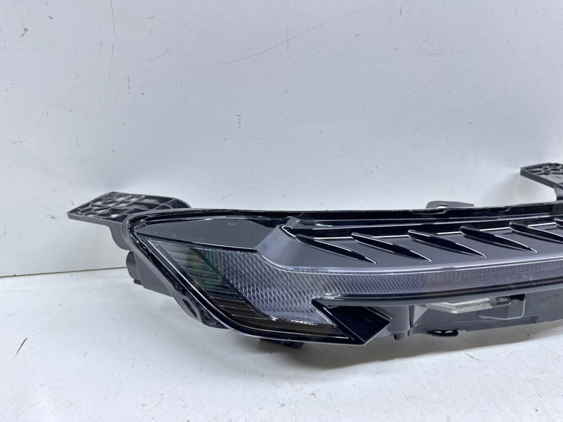 Фара дневного света правая (ходовые огни)