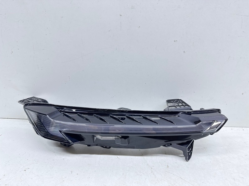 Фара дневного света правая (ходовые огни)