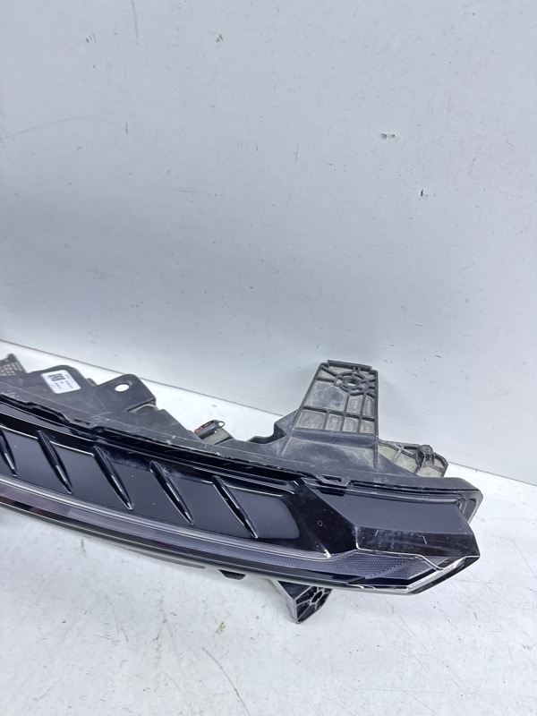 Фара дневного света правая (ходовые огни)