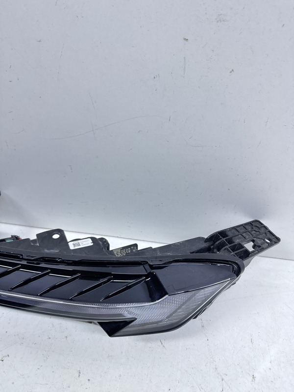 Фара дневного света левая (ходовые огни)