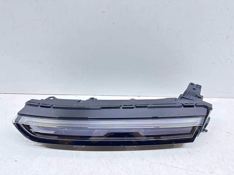 Фара дневного света левая (ходовые огни)