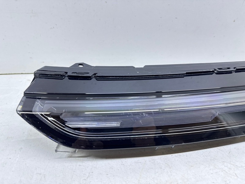 Фара дневного света левая (ходовые огни)