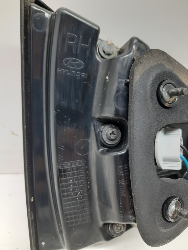 Фонарь задний правый