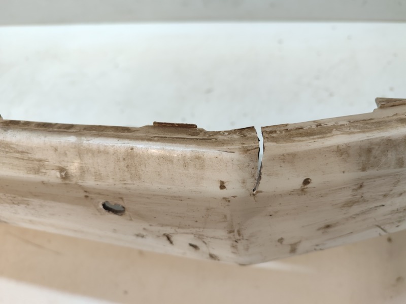 Бампер передний