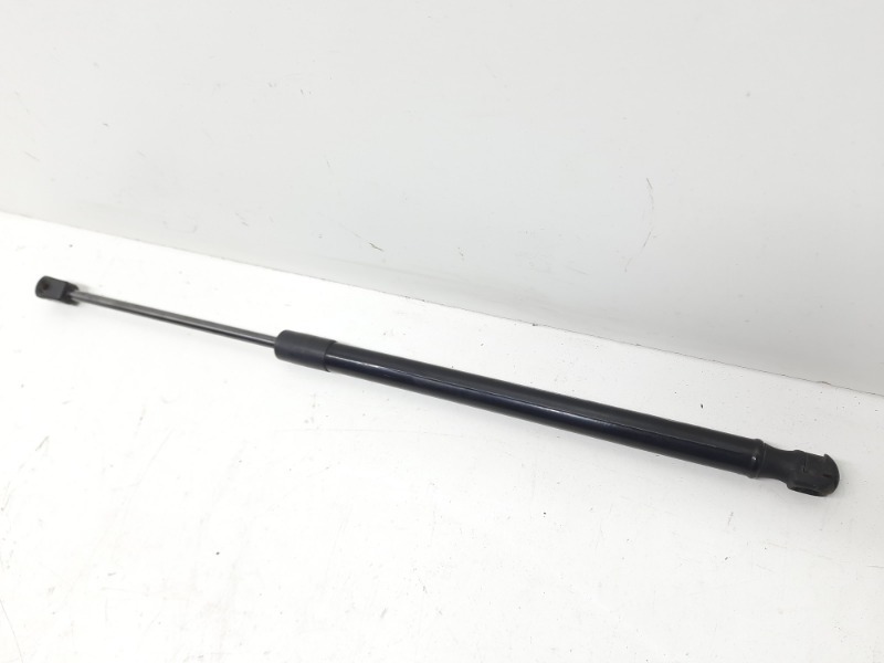 Амортизатор двери багажника