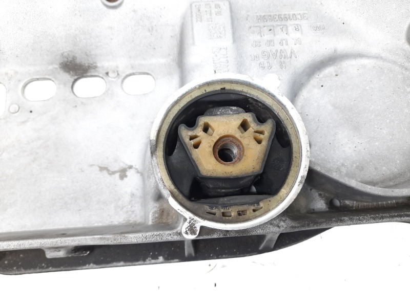 Балка подмоторная