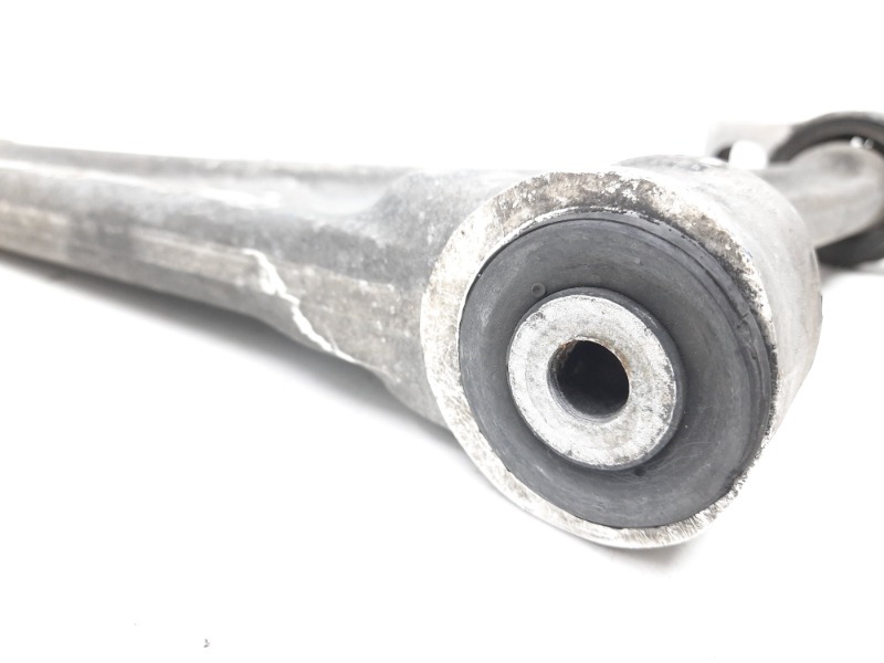 Рычаг передний левый