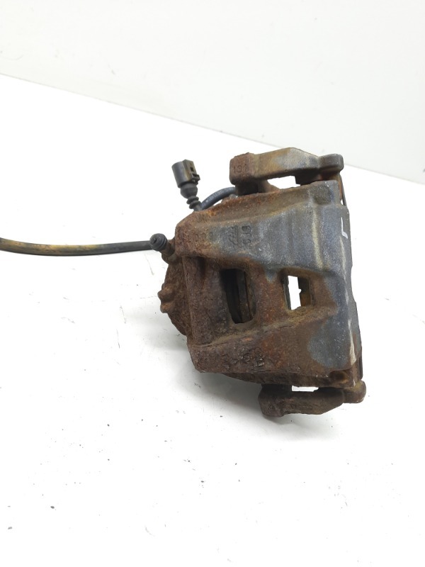 Суппорт передний левый