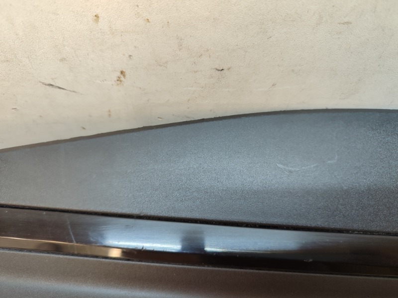 Накладка двери задней правой