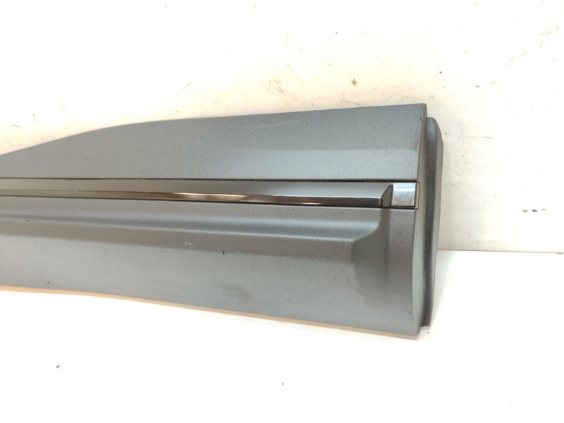 Накладка двери задней правой