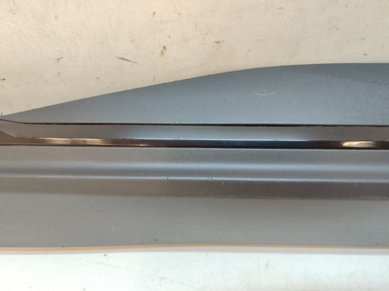 Накладка двери задней правой