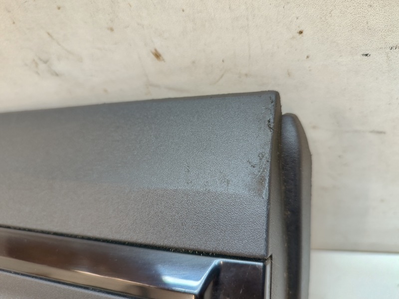 Накладка двери задней правой