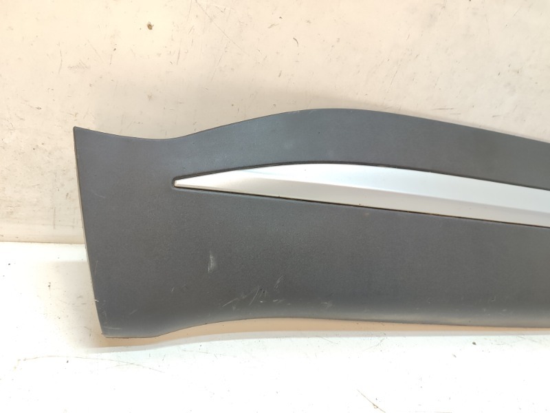 Накладка двери передней левой