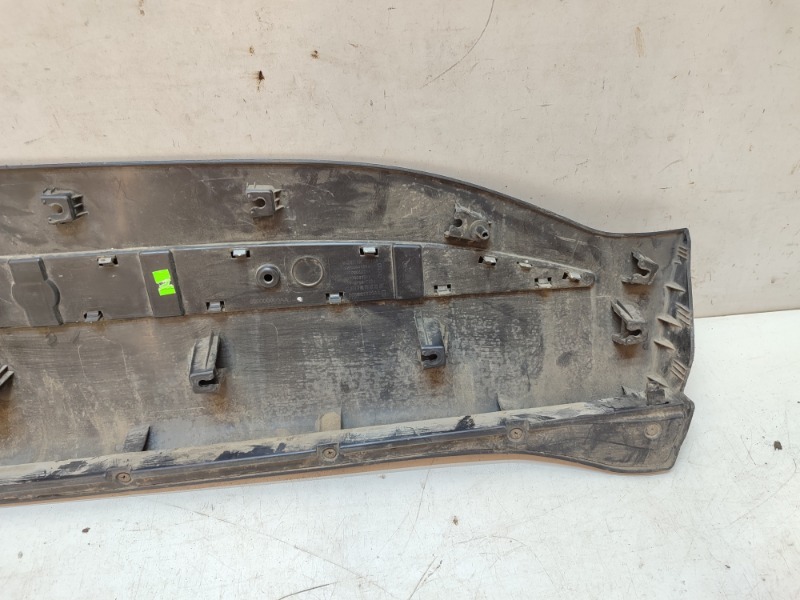 Накладка двери передней левой