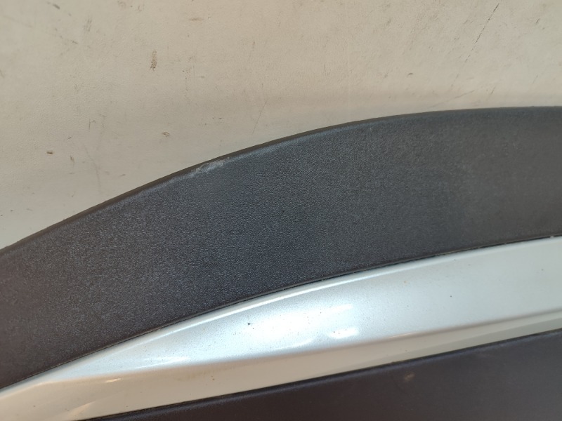 Накладка двери передней левой