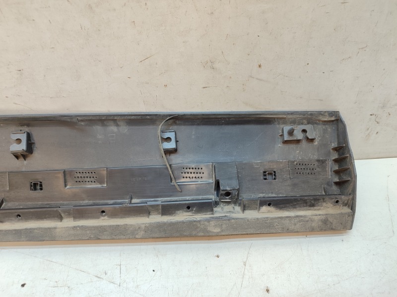 Накладка двери задней левой