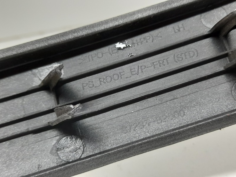 Молдинг крыши левый