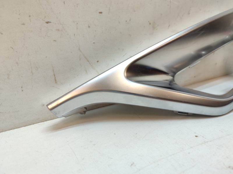 Накладка заднего бампера правая