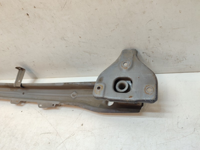 Усилитель заднего бампера