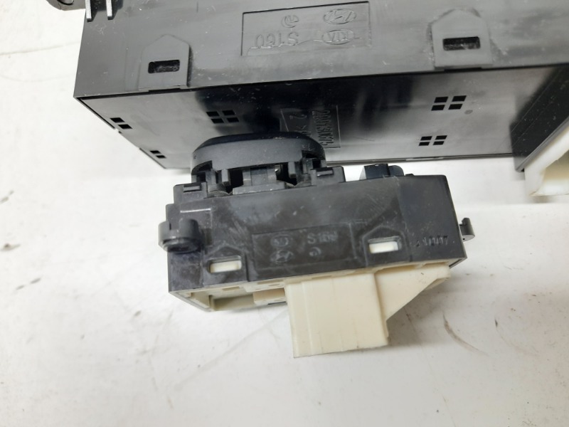 Кнопка стеклоподъемника