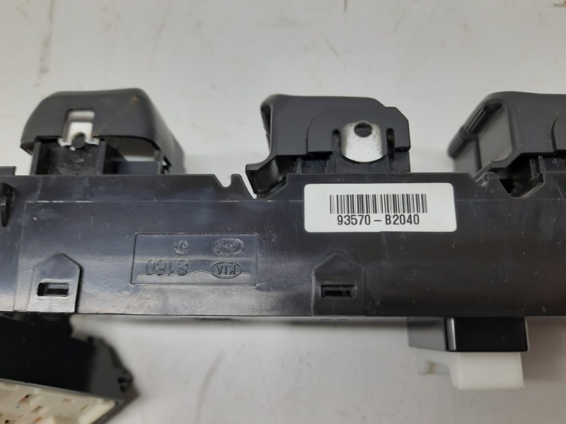 Кнопка стеклоподъемника