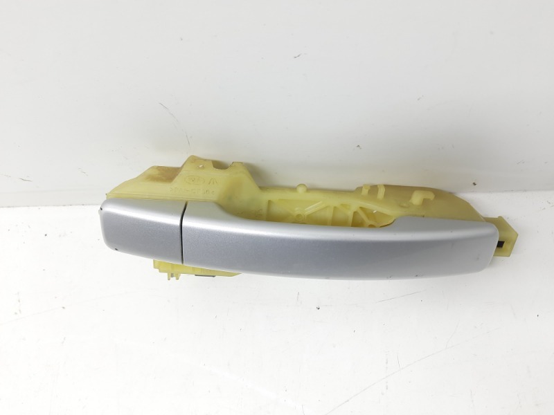 Ручка двери передней наружная правая