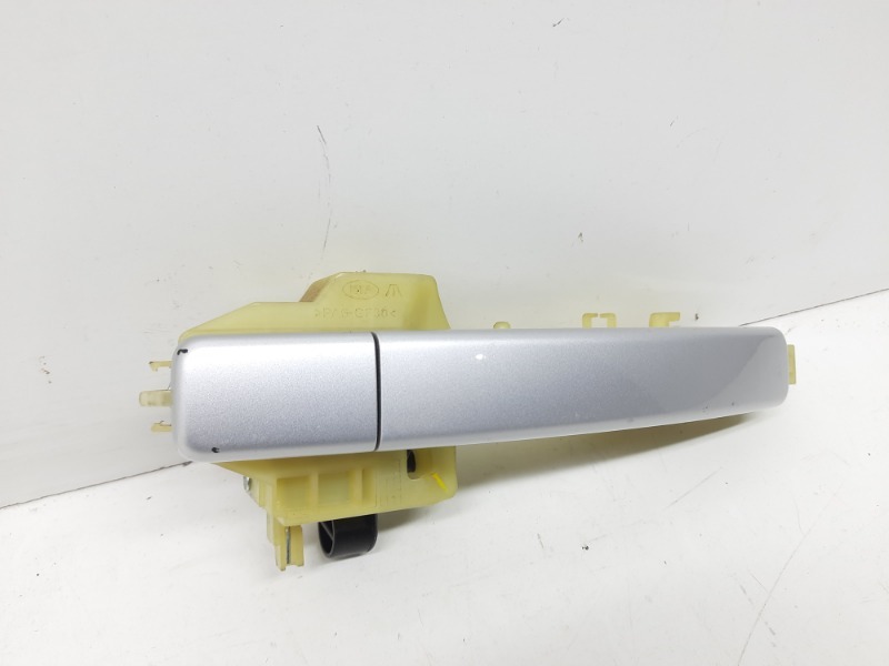 Ручка двери передней наружная правая