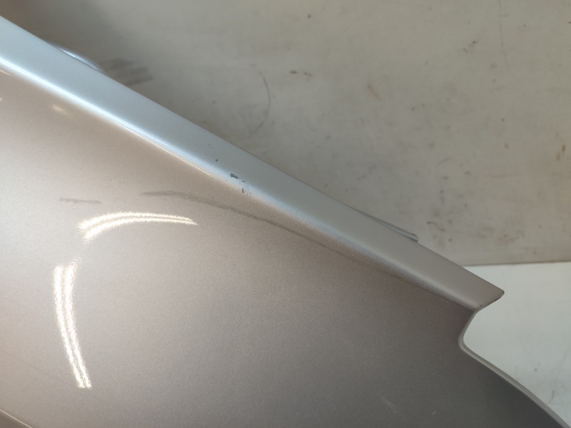 Крыло переднее правое