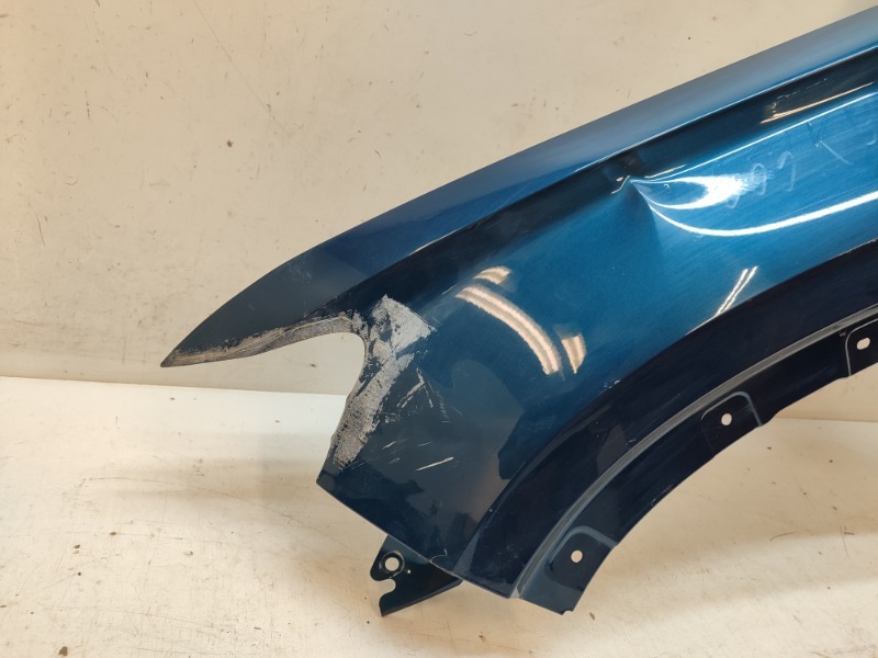 Крыло переднее левое