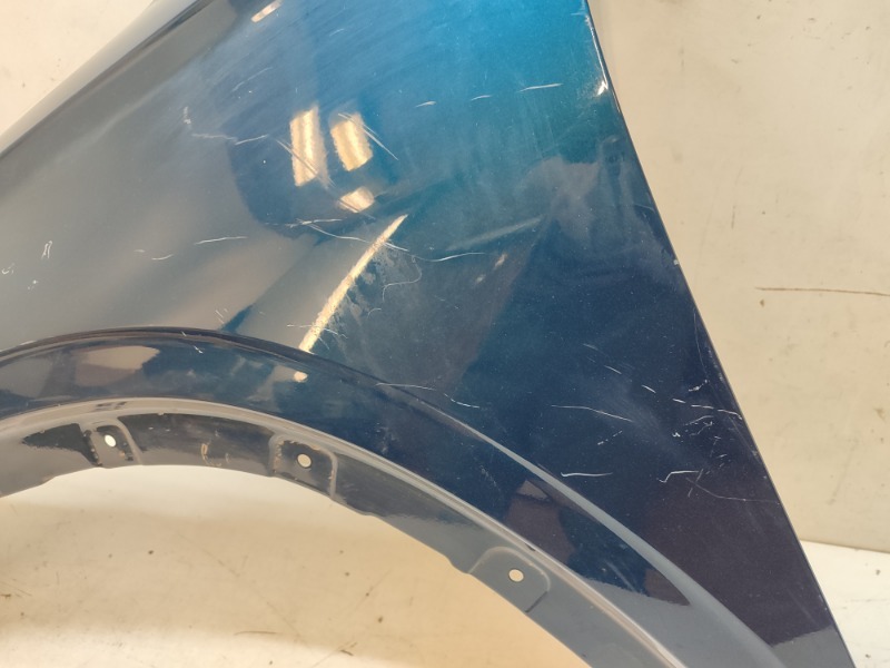 Крыло переднее левое