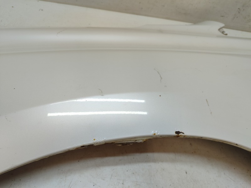 Крыло переднее левое