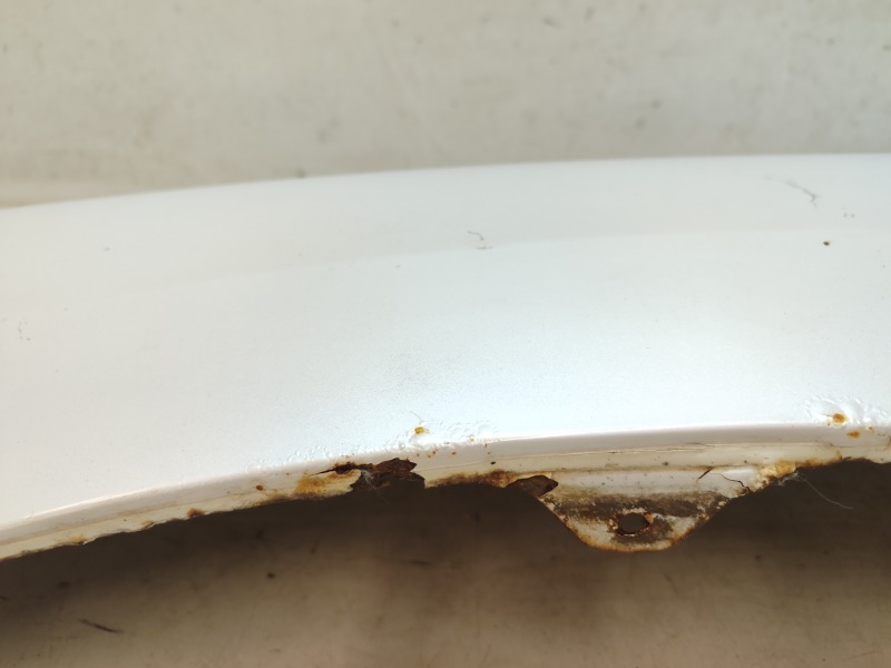 Крыло переднее левое