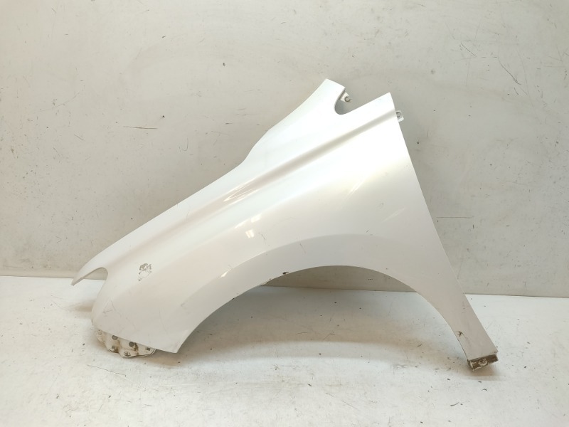 Крыло переднее левое