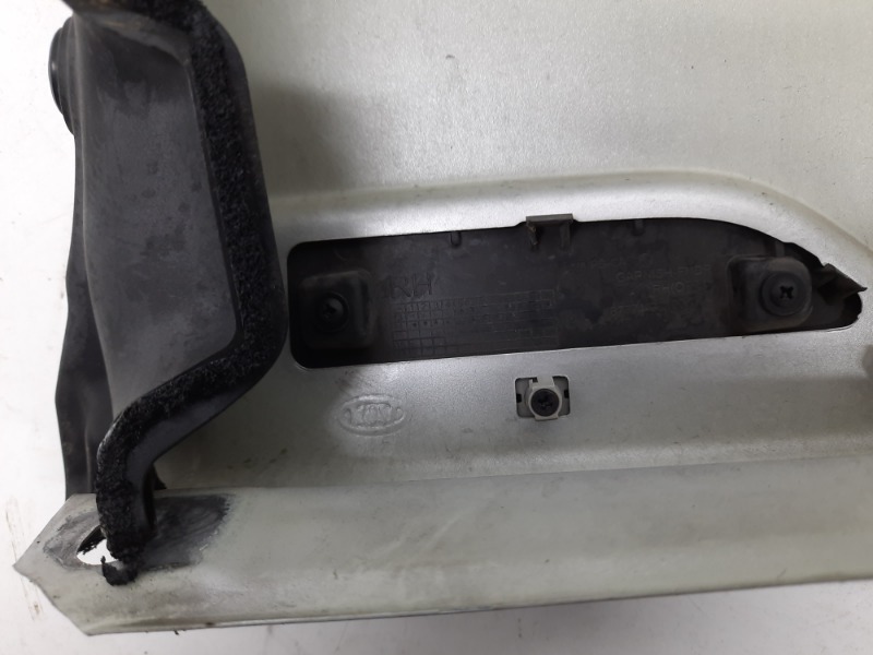 Крыло переднее правое